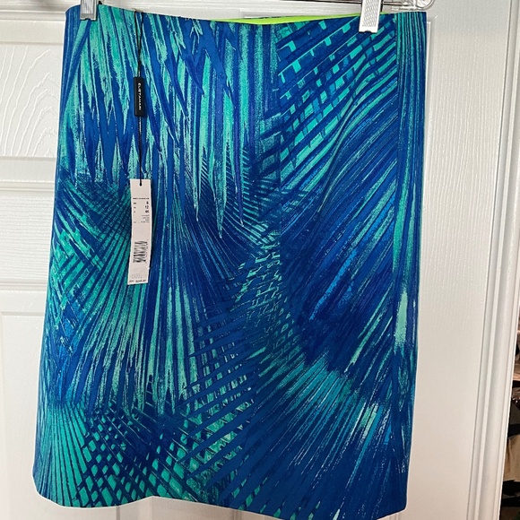 NWT Elie Tahari Vibrant Pickleball Mini Skirt Athletic Golf Travel Blue Green 8 - Picture 4 of 9